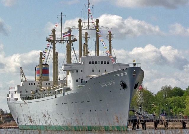 Das Jubiläumsschiff slr-he44a-tradi-dp3.jpg