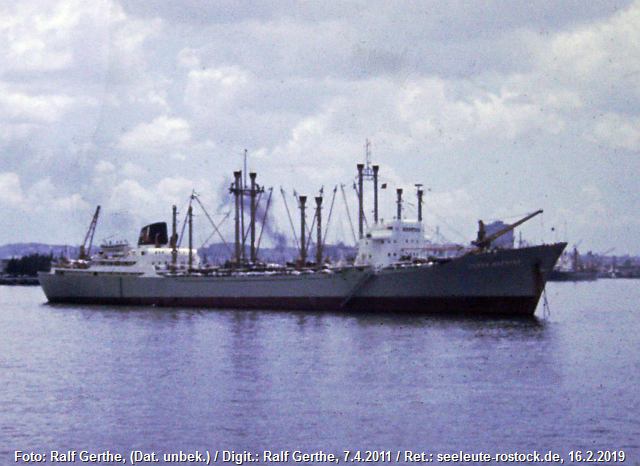 Die SIERRA MAESTRA in der Bucht von Havanna