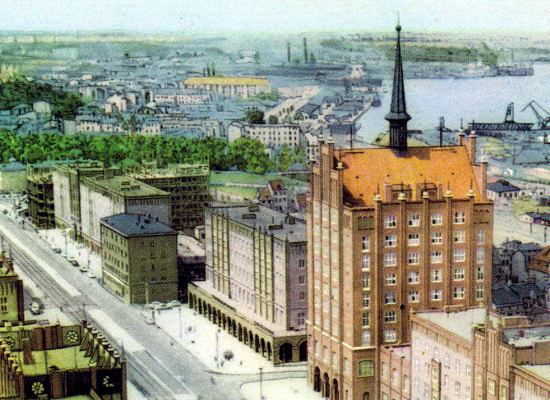 Lange Straße Rostock mit ehemaligem Wasserstraßenamt slr-sd20-1960-dsr-im-wsa.jpg
