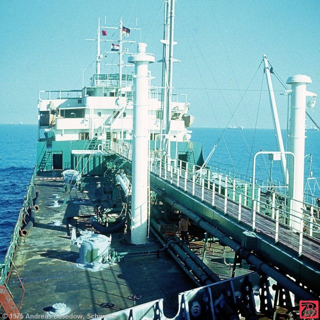 MT BUNA (1) im Persischen Golf (ABa, 26.10.1975) midi/ABa021_MSC30016.jpg
